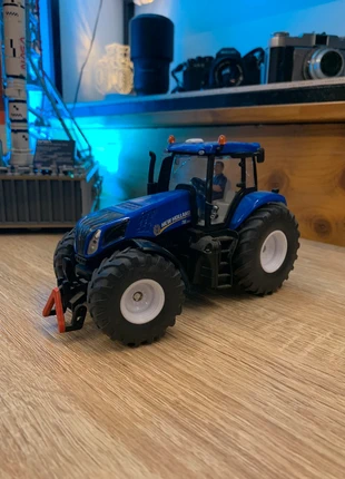Tracteur new holland, marque: siku, état: Très bon état, taille: Prématuré, jusqu'à 44cm, 20,00 €, 21,70 € Protection acheteurs incluse