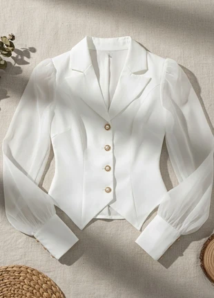 Blouse blanche à manche longue avec col à revers détails boutons taille S, marque: celua, état: Très bon état, taille: S / 36 / 8, 39,99 €, 42,69 € Protection acheteurs incluse