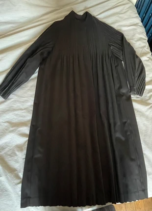 Manteau plissé imperméable, merk: Pleats Please Issey Miyake, staat: Nieuw zonder prijskaartje, maat: L / 40 / 12, € 400,00, € 420,70 inclusief Kopersbescherming