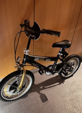 Bicicleta criança batman 6 anos, marca: Batman, estado: Muito bom, €30.00, €32.20 inclui Proteção do Comprador