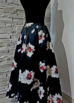 Maxigonna raso fiorata., marke: MANOSQUE, zustand: Neu, größe: S / 36 / 8, 13,00 €, 14,35 € inklusive Vinted-Käuferschutz