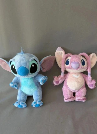Lot de 2 peluches Disney Stitch et Angel – 25 cm – Très bon état, marca: Disney, estado: Muito bom, tamanho: 3 anos / 98 cm, €16.00, €17.50 inclui Proteção do Comprador