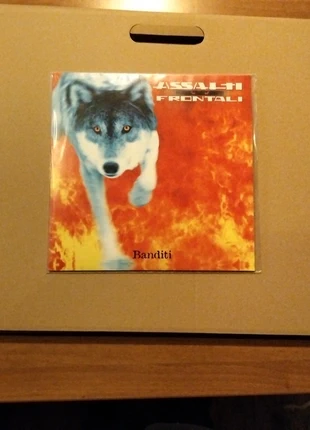 Assalti frontali - Banditi, condizioni: Nuovo senza cartellino, €15.00, €16.45 include la Protezione acquisti
