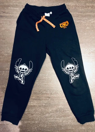 Pantalon jogging Stitch disney 8 ans, marke: Disney, zustand: Sehr gut, größe: 8 Jahre / 128, 1,00 €, 1,75 € inklusive Vinted-Käuferschutz