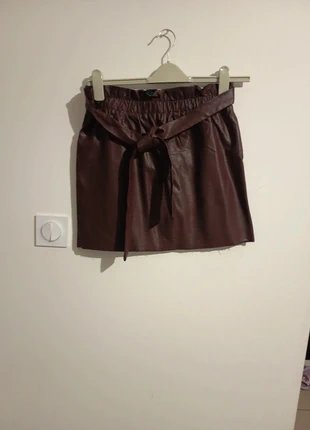 Jupe en cuir bordeaux, marke: Cache Cache, zustand: Sehr gut, größe: XL / 42 / 14, 4,00 €, 4,90 € inklusive Vinted-Käuferschutz