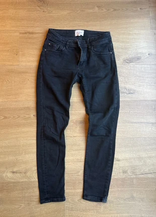 Sezane slim 7/8, marque: Sézane, état: Très bon état, taille: S / 36 / 8, 20,00 €, 21,70 € Protection acheteurs incluse