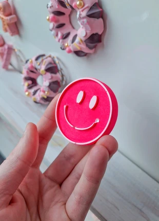 Nieuw! Smiley neonroze wit, merk: wandpareltjes.van.marjo, staat: Als nieuw, € 4,95, € 5,90 inclusief Kopersbescherming Pro
