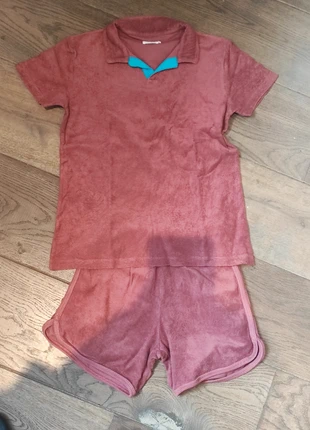 Filou & Friends tshirt en short (spons) 10 jaar, marque: Filou & Friends, état: Très bon état, taille: 10 ans / 140 cm, 15,00 €, 16,45 € Protection acheteurs incluse