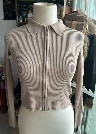 Haut côtelé beige à col polo et zip, merk: Pimkie, staat: Heel goed, maat: M / 38 / 10, € 5,00, € 5,95 inclusief Kopersbescherming
