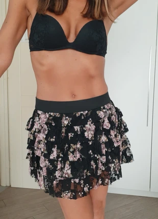 Minigonna pizzo, brand: Jennyfer, condizioni: Ottime, taglia: S / IT 40 / EU 36, €5.00, €5.95 include la Protezione acquisti