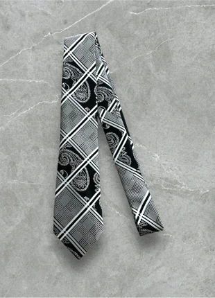 Cravate grise noir, brand: Vintage Dressing, condizioni: Ottime, €14.99, €16.44 include la Protezione acquisti