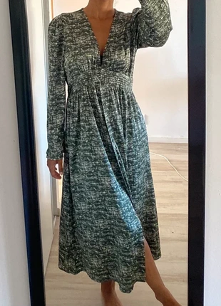 Robe longue fluide col V manches longues imprimé vert (atelier evène S/M), brand: Atelier Evène, condition: Very good, size: S / 36 / 8, €25.00, €26.95 includes Buyer Protection