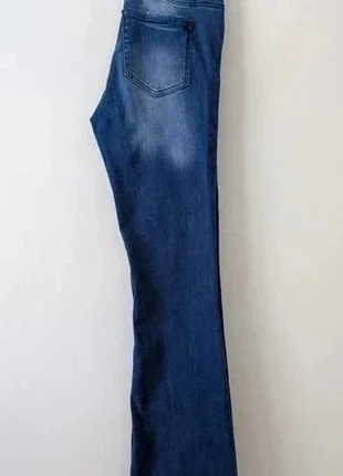 Jean évasé - Issy - taille 30, merk: Issy, staat: Heel goed, maat: L / 40 / 12, € 10,00, € 11,20 inclusief Kopersbescherming Pro