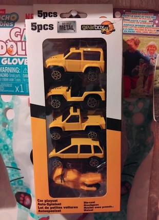 Metalen speelgoed autootjes geel, merk: Metal, staat: Nieuw met prijskaartje, maat: Universeel, € 2,50, € 3,33 inclusief Kopersbescherming