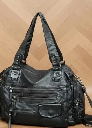 Sac Biker Rétro Noir en Similicuir Souple – Bandoulière Réglable & Style Universitaire Luxueux, brand: Raven Lane, condizioni: Ottime, €78.67, €83.30 include la Protezione acquisti