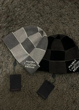 Lot de 2 bonnets Bonnet patchwork gris/noir style luxe – Neuf, marque: Vuitton, état: Neuf avec étiquette, taille: Taille unique, 120,00 €, 126,70 € Protection acheteurs incluse