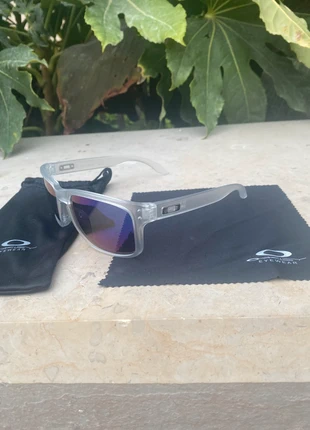 Lunette Oakley Holbrook - verres polarisés, protection UV4000, marque: Oakley, état: Neuf avec étiquette, 20,00 €, 21,70 € Protection acheteurs incluse