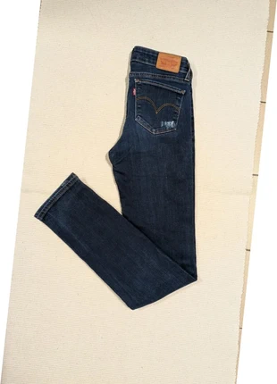 Jean Levi’s 712 Slim femme taille 25 avec patchs et effet usé, brand: Levi's, condition: Very good, size: XS / 34 / 6, €17.99, €19.59 includes Buyer Protection
