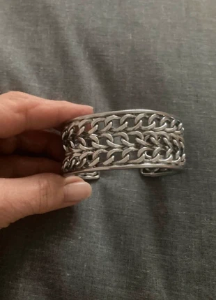 Bracelet manchette argentée vintage, marque: Vintage Dressing, état: Neuf sans étiquette, 15,00 €, 16,45 € Protection acheteurs incluse