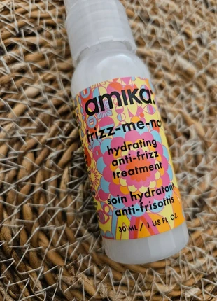 Amika soin hydratant anti frisottis frizz me not spray, marque: amika, état: Neuf avec étiquette, 4,00 €, 4,90 € Protection acheteurs incluse