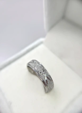 European & American Light Luxury Design Ring Size 8 18.1mm P1/2 EUR 57, condition: New without tags, size: 18.1 mm / P½, £6.99, £8.04 includes Buyer Protection