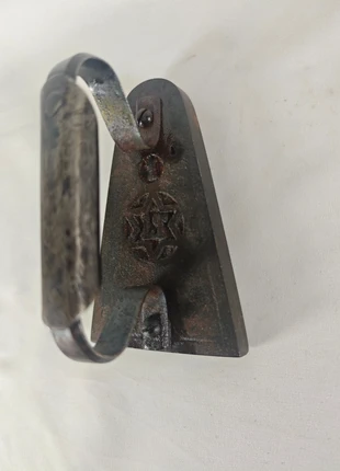 Fer à repasser ancien en fonte n°1 - marquage LT - décoration vintage, marque: Lt, état: Bon état, 5,00 €, 5,95 € Protection acheteurs incluse