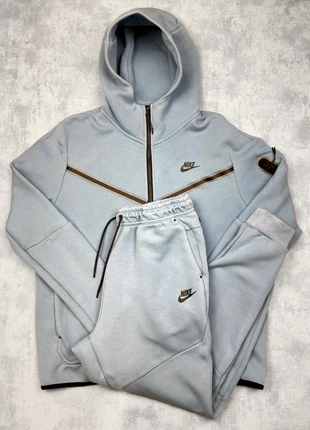 Ensemble survêtement Nike Tech bleu taille L pantalon jogging et veste à capuche, brand: Nike, condition: Good, size: L, €49.00, €52.15 includes Buyer Protection Pro