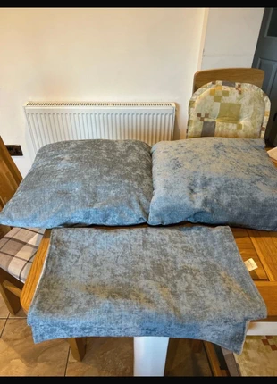 Bed runner and 2 pillowcases, brand: Dunelm, condition: Like new, size: One size, £6.00, £7.00 includes Buyer Protection