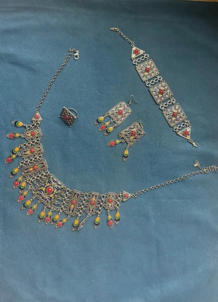 Ensemble parure bijoux kabyles amazigh bague collier neuf, marke: Kabyle, zustand: Neu, mit Etikett, 35,00 €, 37,45 € inklusive Vinted-Käuferschutz