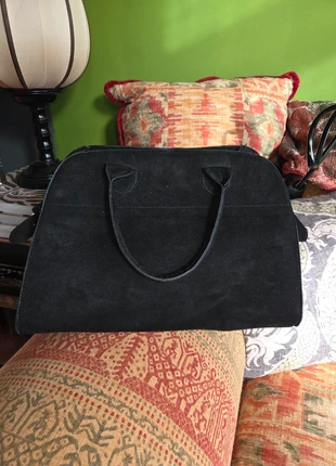 'Margaux Handtas De Row' model suède look, black, merk: onbekend, staat: Nieuw zonder prijskaartje, € 12,50, € 13,83 inclusief Kopersbescherming