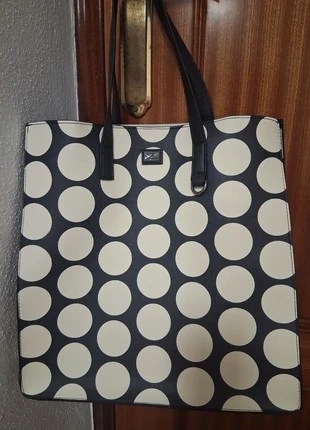 Bolso shopper de hombro negro de lunares blancos. Benetton, marque: Benetton, état: Neuf sans étiquette, 10,00 €, 11,20 € Protection acheteurs incluse