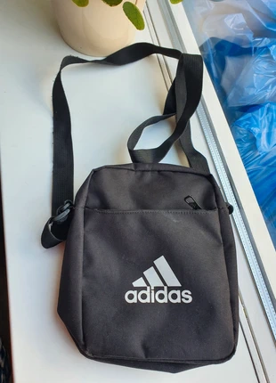 Adidas Zwart Schoudertasje - Weinig Gebruikt, marca: adidas, estado: Bueno, 12,50 €, 13,83 € Protección al comprador incluida