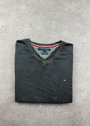 Sweat à col V gris Tommy Hilfiger taille M homme logo brodé, brand: Tommy Hilfiger, condizioni: Ottime, taglia: M, €20.00, €21.70 include la Protezione acquisti