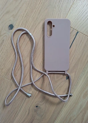 Telefoonhoesjes met koord, merk: Imoshion, staat: Nieuw zonder prijskaartje, € 4,00, € 4,90 inclusief Kopersbescherming