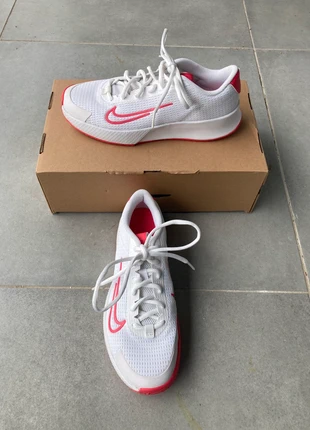 chaussures Nike vapor lite 2, marque: Nike, état: Neuf avec étiquette, taille: 38.5, 30,00 €, 32,20 € Protection acheteurs incluse