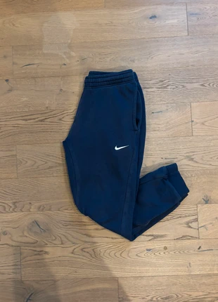 Jogging Nike Bleue, marque: Nike, état: Bon état, taille: M, 8,00 €, 9,10 € Protection acheteurs incluse