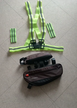 Sacoche de cadre + gilet offert, état: Très bon état, 25,00 €, 26,95 € Protection acheteurs incluse