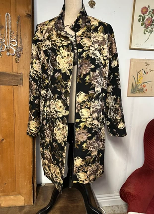 Magnifique manteau mi saison tissu jacquard style vintage taille 44, brand: Vintage, condizioni: Ottime, taglia: XXL / IT 48 / EU 44, €25.00, €26.95 include la Protezione acquisti Pro