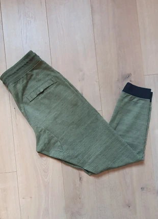 Nike jogging unisexe | Taille S | Couleur kaki | Très bon état | VT074, marke: Nike, zustand: Sehr gut, größe: S / 36 / 8, 11,95 €, 13,25 € inklusive Vinted-Käuferschutz