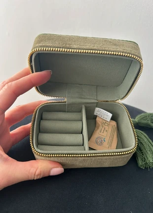 Écrin à bijoux Sezane, marque: Sézane, état: Neuf avec étiquette, 18,00 €, 19,60 € Protection acheteurs incluse