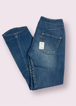 Jean Levis bleu coupe droite bootcut - Taille W29-L30 / J013, marque: Levi's, état: Très bon état, taille: L / 40 / 12, 24,95 €, 26,90 € Protection acheteurs (Pro) incluse