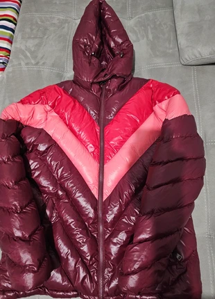 Piumino Chevron Bicolore Lucido - Calore e Stile Pop per l'Inverno, marca: Rains, estado: Novo sem etiquetas, tamanho: L / 40 / 12, €15.00, €16.45 inclui Proteção do Comprador