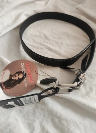 Ceinture Isotoner femme noire – 80 cm – croûte de cuir – boucle argentée, merk: Isotoner, staat: Nieuw met prijskaartje, maat: 80 cm, € 8,00, € 9,10 inclusief Kopersbescherming