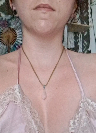 Collier en coton bio beige pendentif pierre semi précieuse Quartz rose Neuf, brand: Quartz, condizioni: Nuovo senza cartellino, €15.00, €16.45 include la Protezione acquisti