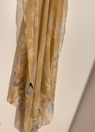 Foulard/Scialpa beige con fiori – 30% Cotone, 70% Viscosa, condizioni: Buone, €1.90, €2.70 include la Protezione acquisti