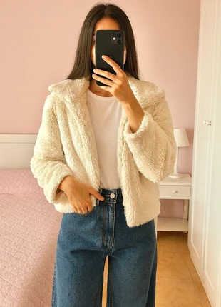 Veste Fourrure Blanche M, marque: Jennyfer, état: Très bon état, taille: M / 38 / 10, 10,00 €, 11,20 € Protection acheteurs incluse