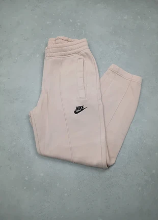 Jogging Nike beige logo brodé – Taille XS – Très bon état, marque: Nike, état: Très bon état, taille: XS / 34 / 6, 21,00 €, 22,75 € Protection acheteurs incluse