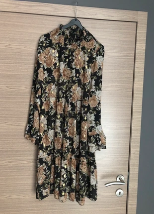 Robe à fleurs hiver femme taille unique, marque: Evidence, état: Bon état, taille: Taille unique, 5,00 €, 5,95 € Protection acheteurs incluse