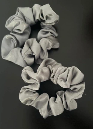 Chouchous satin gris, marque: Fait Main, état: Neuf sans étiquette, 5,00 €, 5,95 € Protection acheteurs incluse