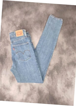 levis 721 high rise skinny bleu clair femme taille 36, W27 L32 “138”, brand: Levi's, condizioni: Ottime, taglia: S / IT 40 / EU 36, €14.00, €15.40 include la Protezione acquisti Pro